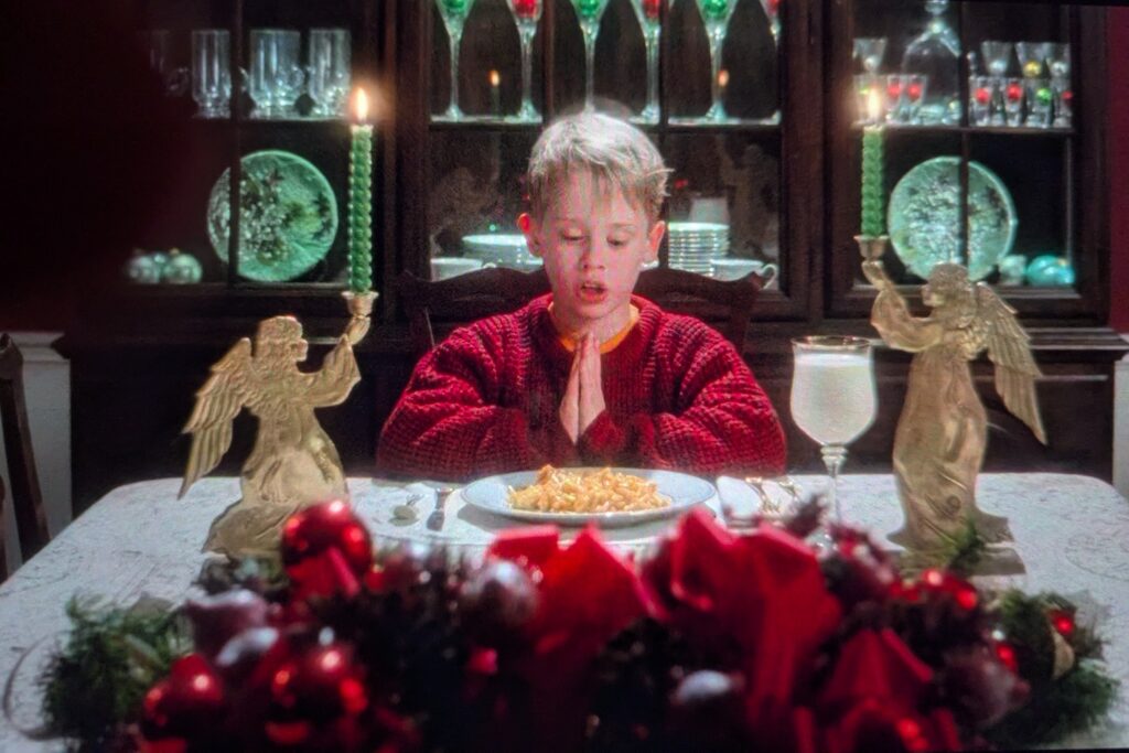 Kevin eating mac and cheese in Home Alone