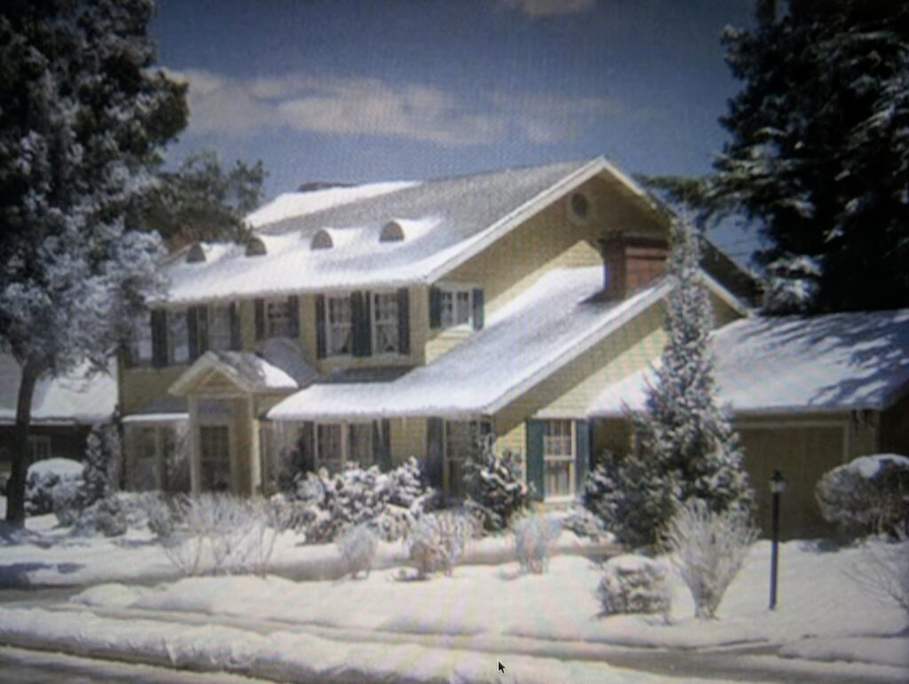 Griswold house exterior in Christmas Vacation